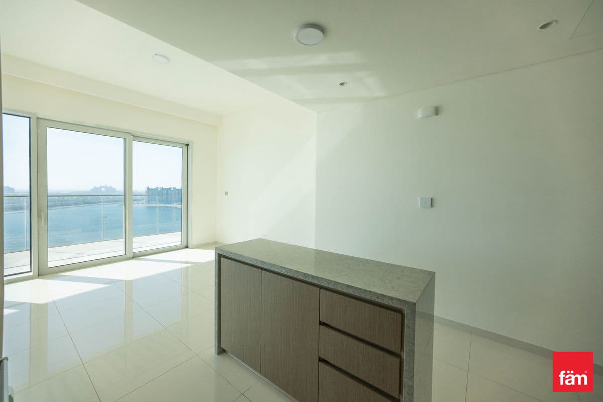 3 bedroom apartment in Grand Bleu Tower 1, photograph 6 of 20