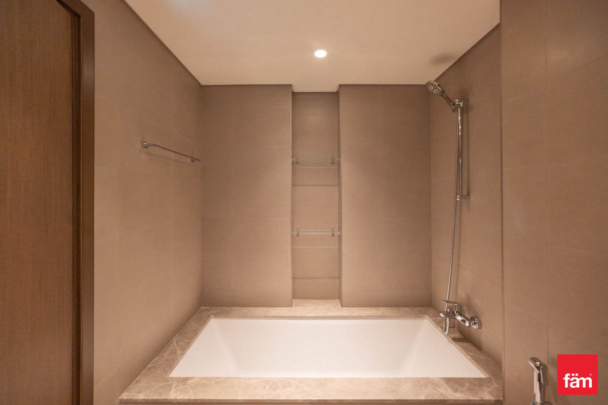 3 bedroom apartment in Grand Bleu Tower 1, photograph 15 of 20