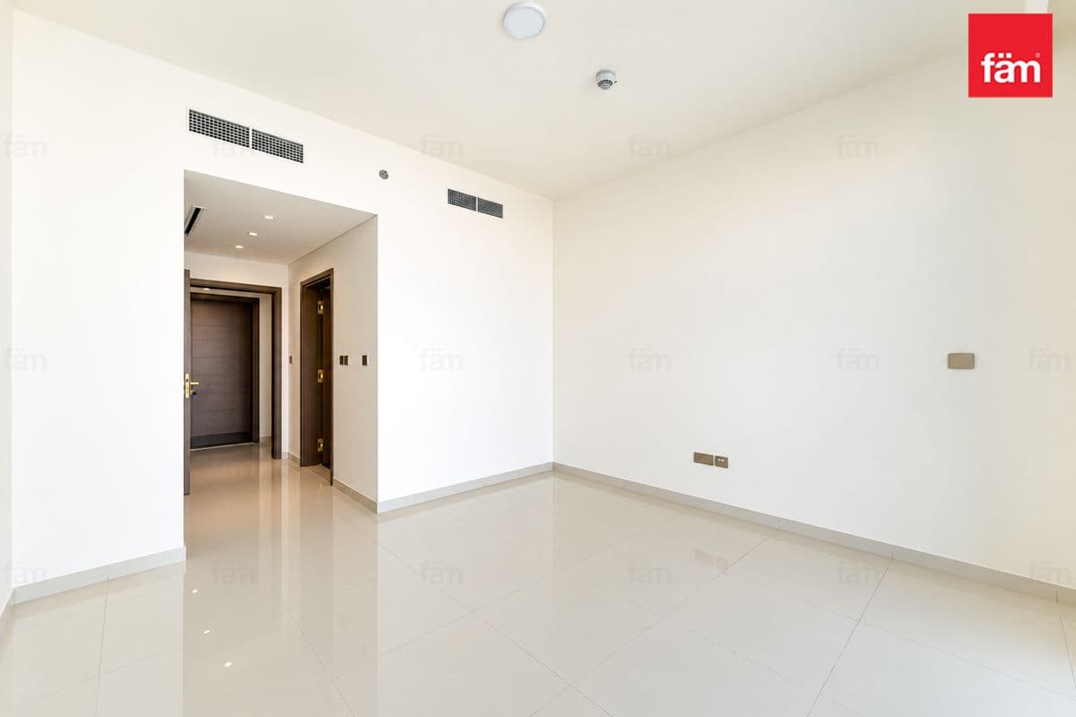 3 bedroom apartment in Grand Bleu Tower 1, photograph 16 of 20