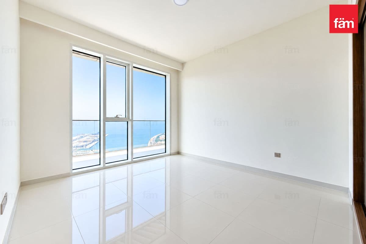 3 bedroom apartment in Grand Bleu Tower 1, photograph 15 of 20