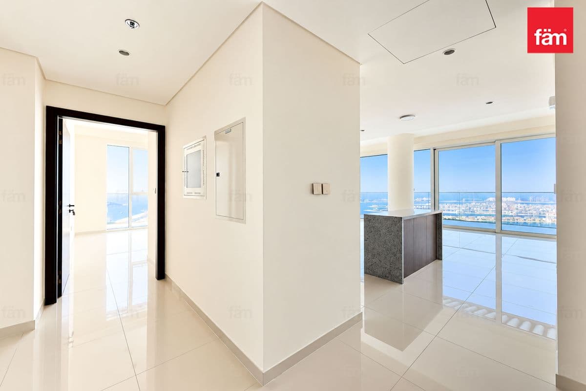 3 bedroom apartment in Grand Bleu Tower 1, photograph 9 of 20