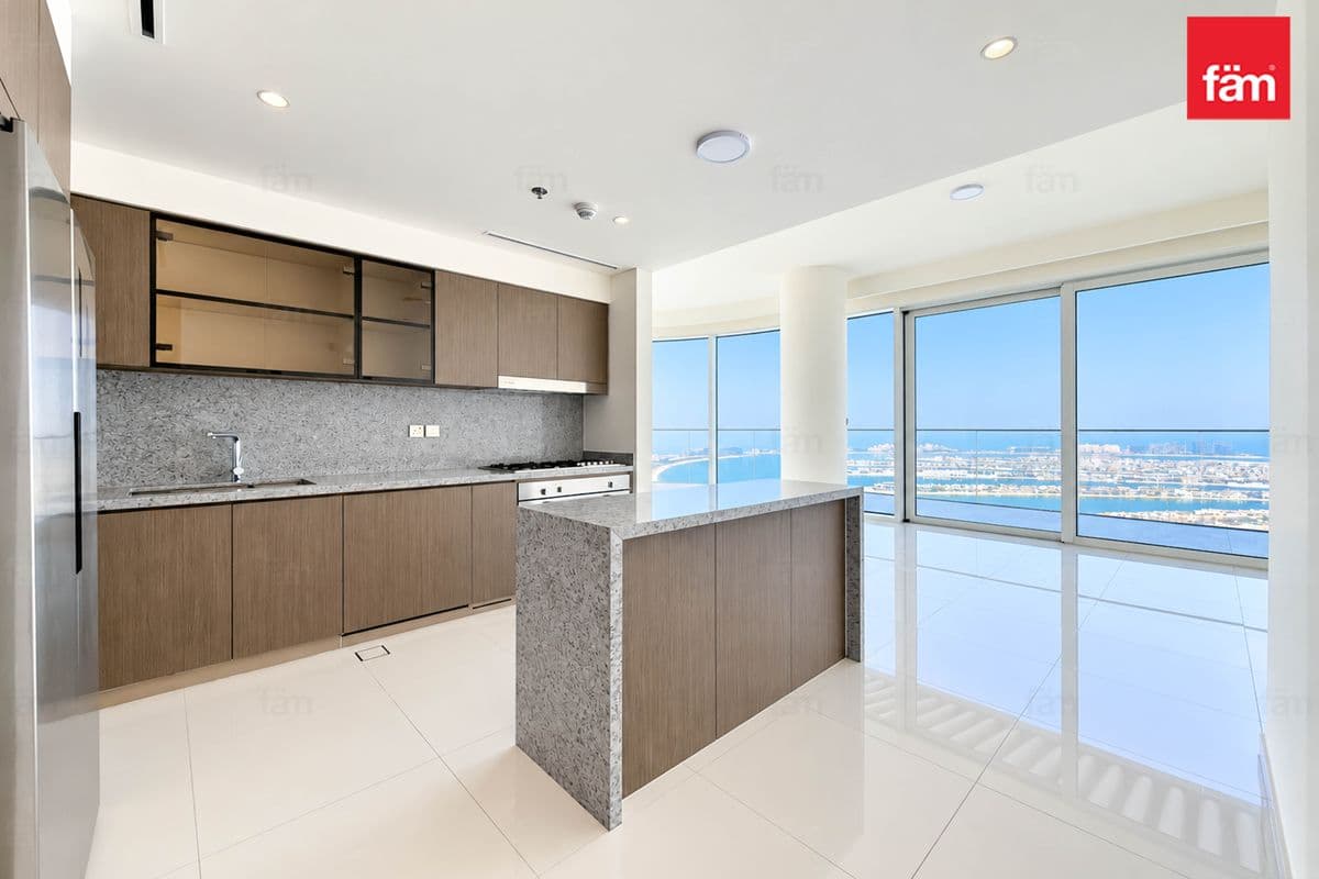 3 bedroom apartment in Grand Bleu Tower 1, photograph 5 of 20