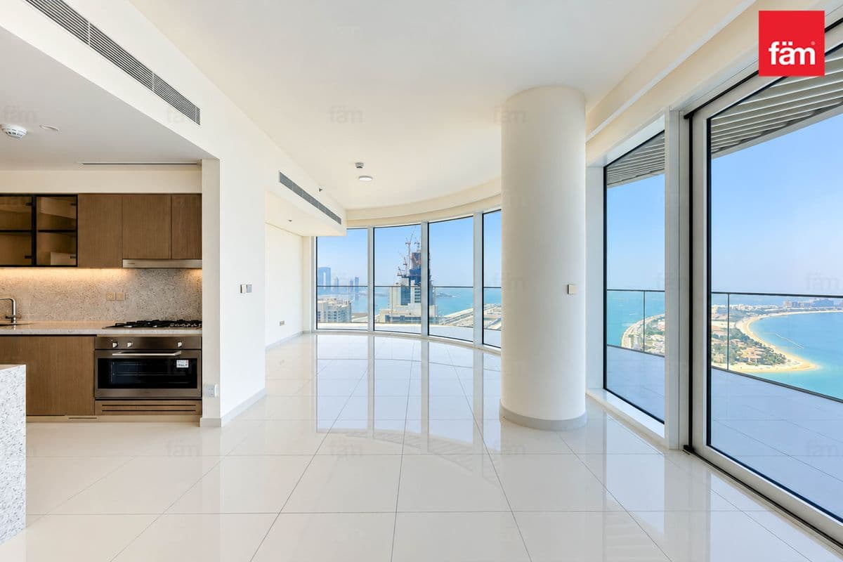 3 bedroom apartment in Grand Bleu Tower 1, photograph 6 of 20