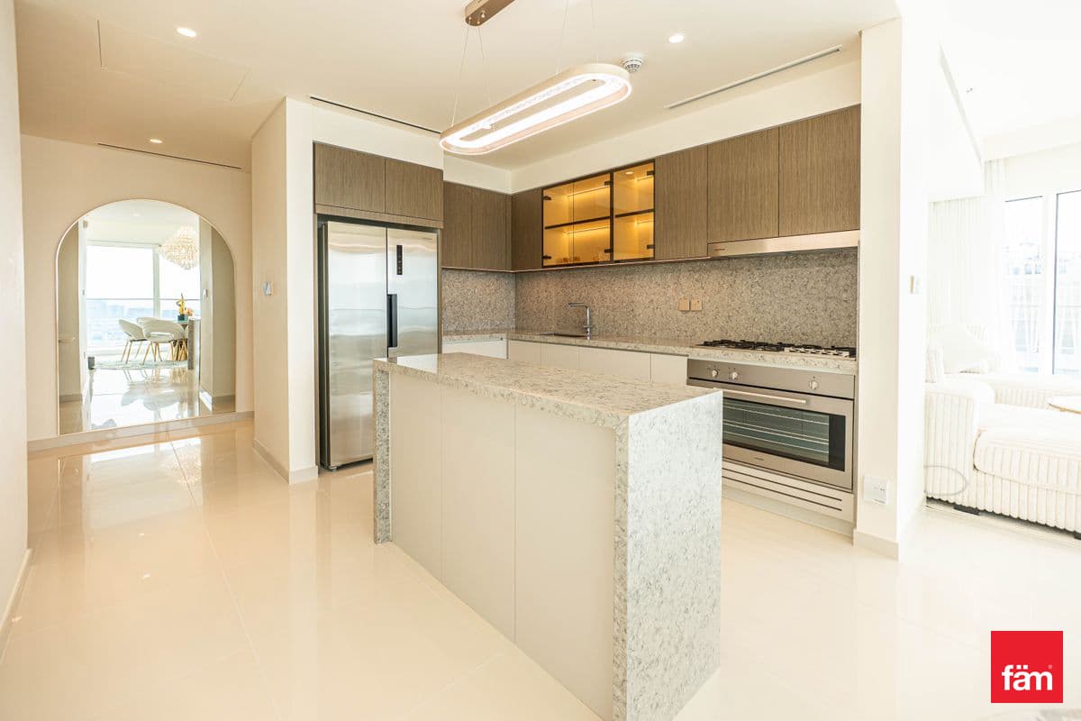 3 bedroom apartment in Grand Bleu Tower 1, photograph 14 of 20