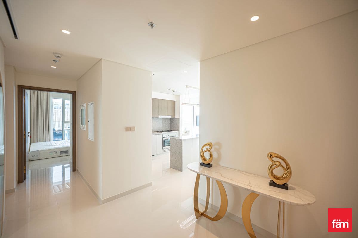 3 bedroom apartment in Grand Bleu Tower 1, photograph 18 of 20