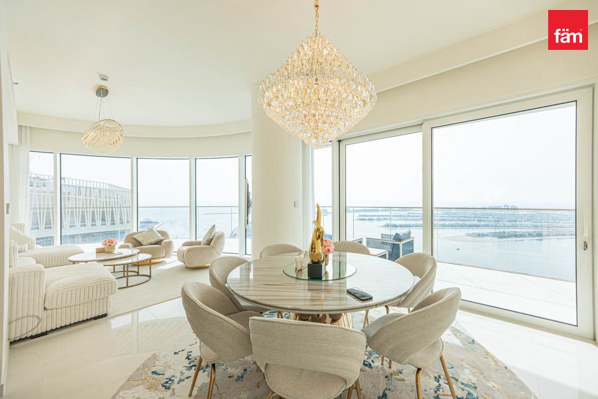 3 bedroom apartment in Grand Bleu Tower 1, photograph 2 of 20