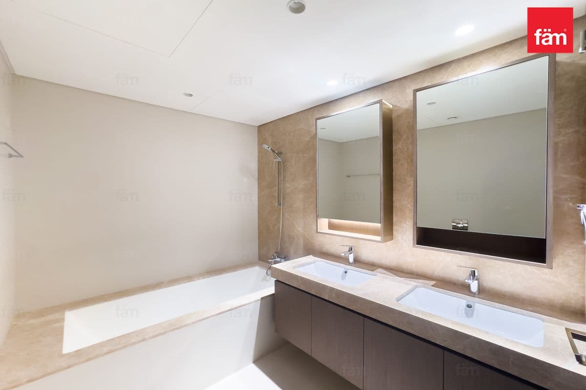 2 bedroom apartment in Grand Bleu Tower 2, photograph 10 of 15