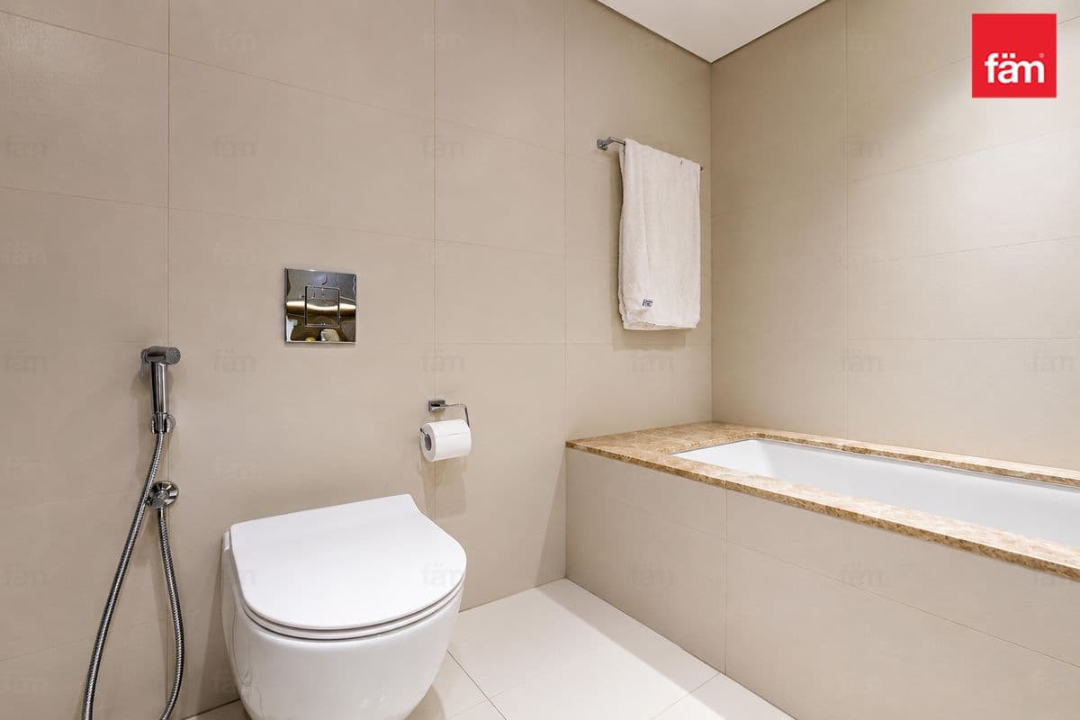 2 bedroom apartment in Grand Bleu Tower 2, photograph 9 of 20