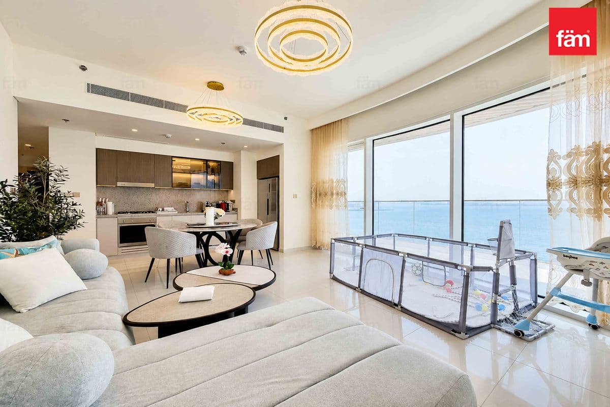 2 bedroom apartment in Grand Bleu Tower 2, photograph 2 of 20