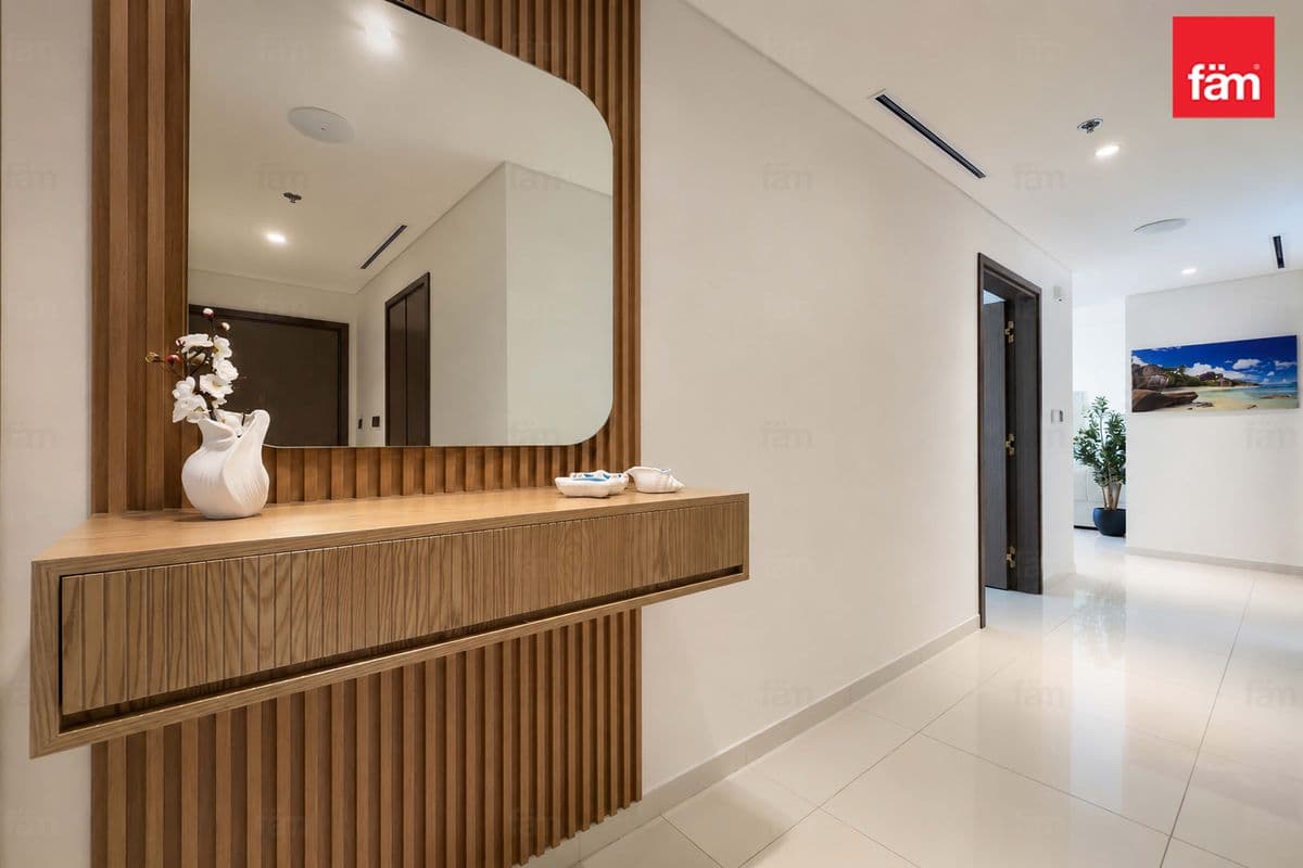 2 bedroom apartment in Grand Bleu Tower 2, photograph 10 of 20
