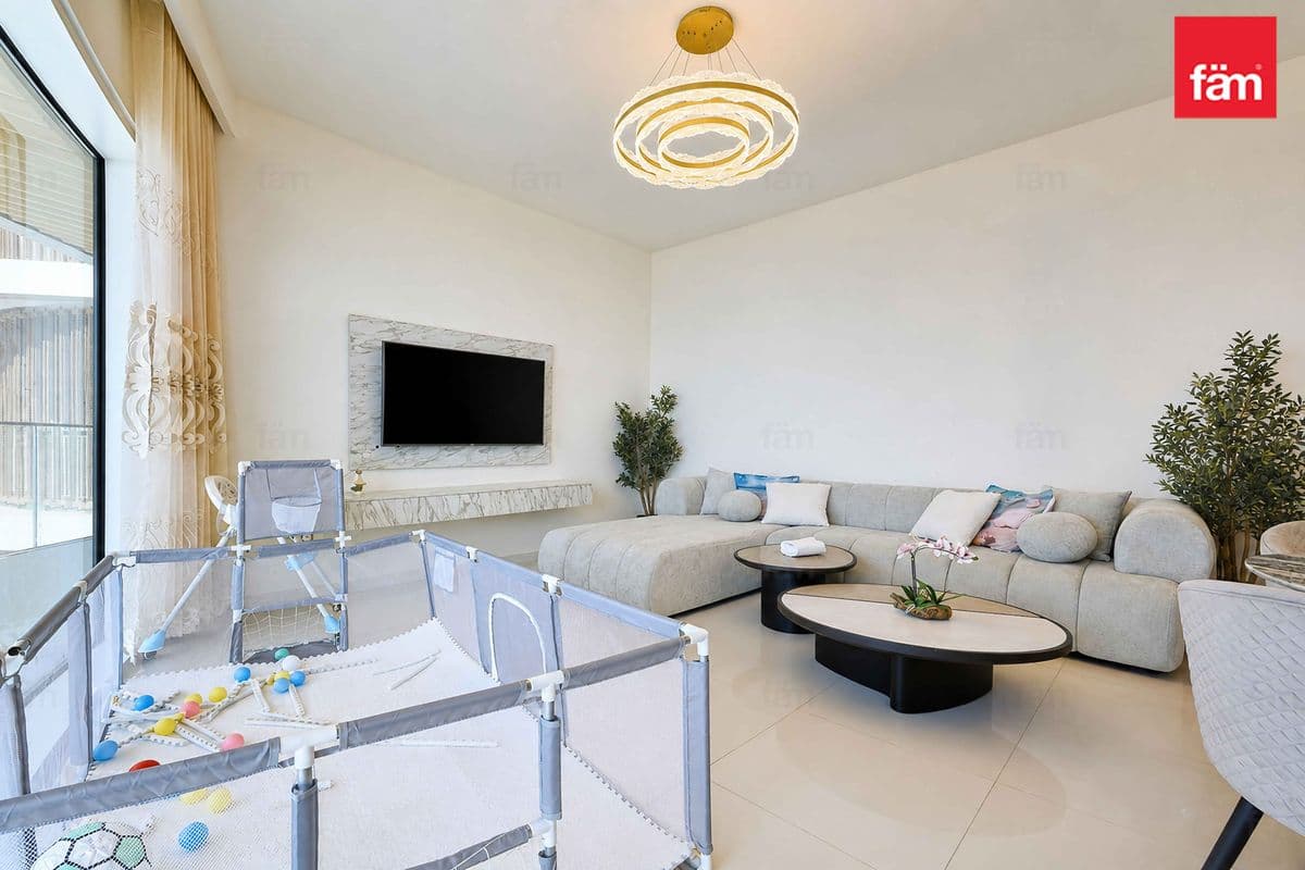 2 bedroom apartment in Grand Bleu Tower 2, photograph 11 of 20