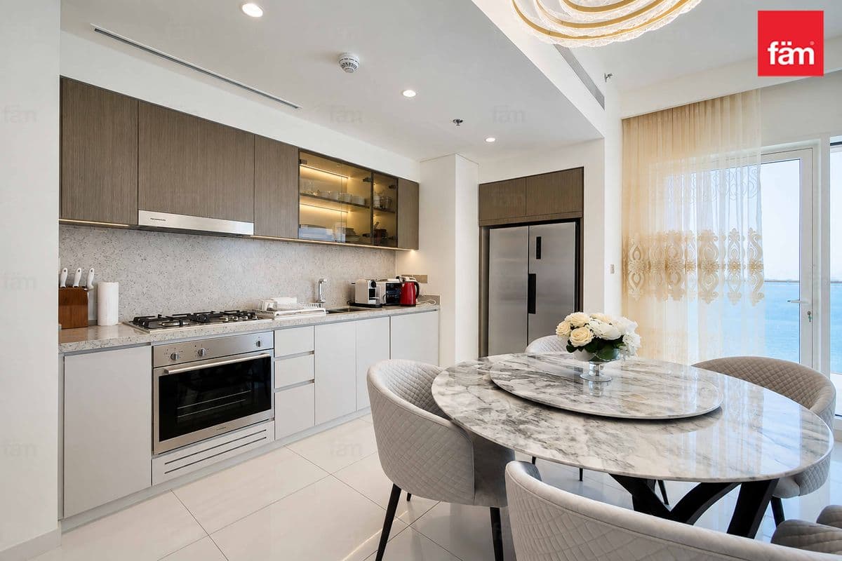 2 bedroom apartment in Grand Bleu Tower 2, photograph 16 of 20