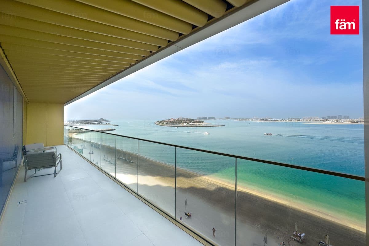 2 bedroom apartment in Grand Bleu Tower 2, photograph 1 of 18