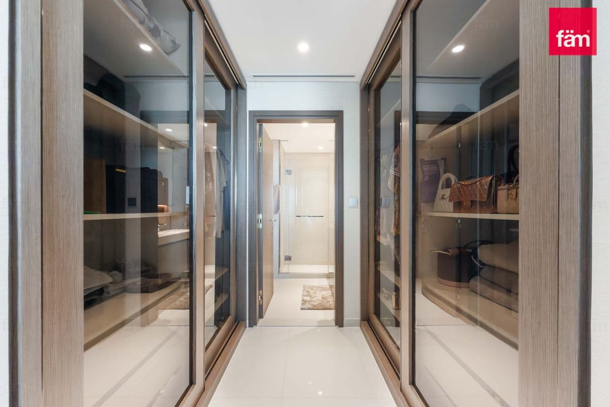 2 bedroom apartment in Grand Bleu Tower 2, photograph 9 of 18