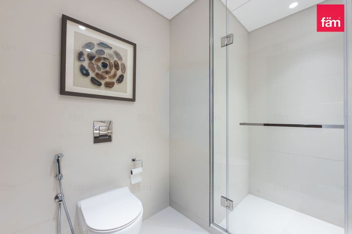 2 bedroom apartment in Grand Bleu Tower 2, photograph 16 of 18