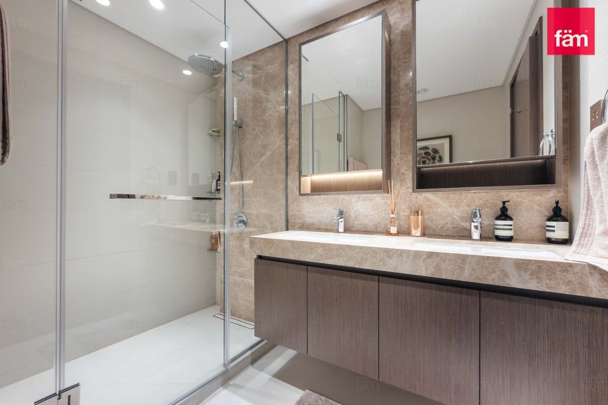 2 bedroom apartment in Grand Bleu Tower 2, photograph 15 of 18