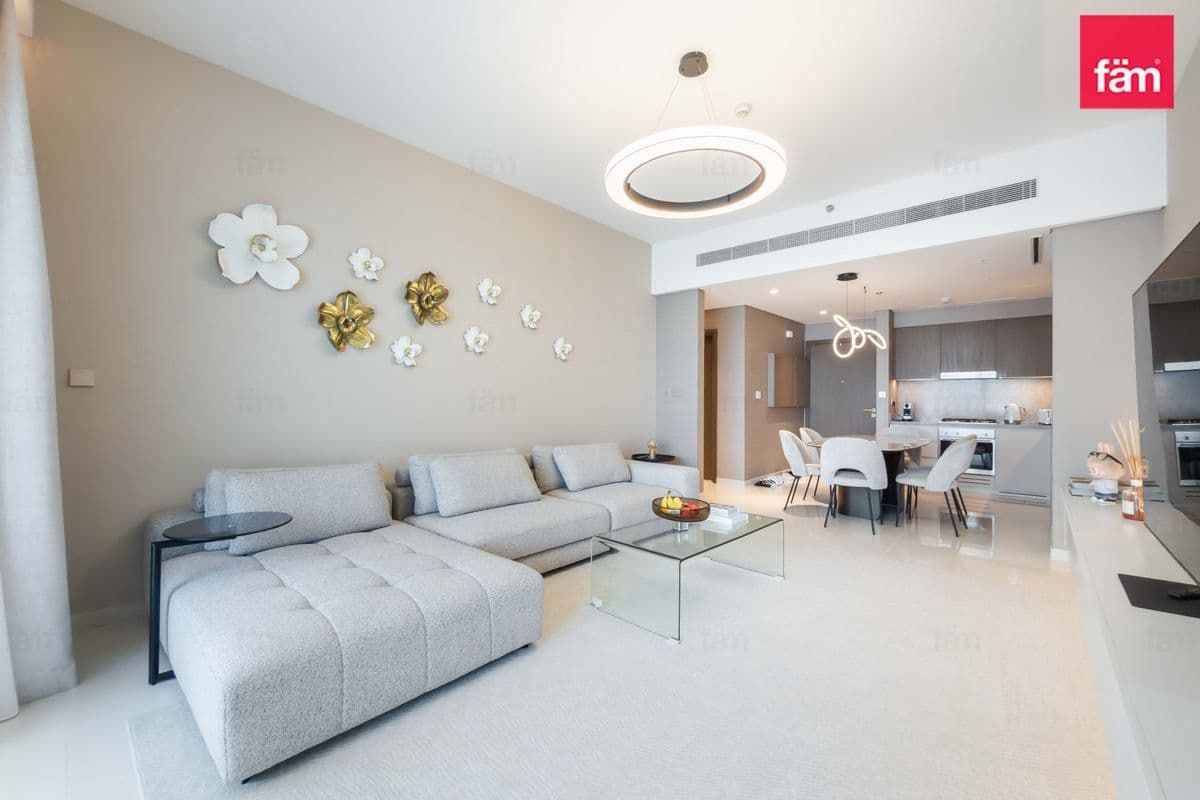 2 bedroom apartment in Grand Bleu Tower 2, photograph 5 of 18