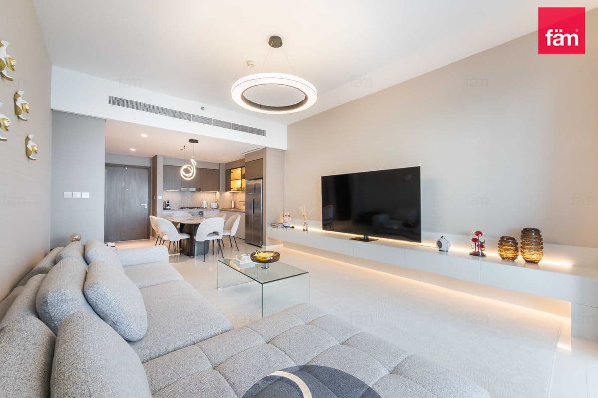 2 bedroom apartment in Grand Bleu Tower 2, photograph 6 of 18