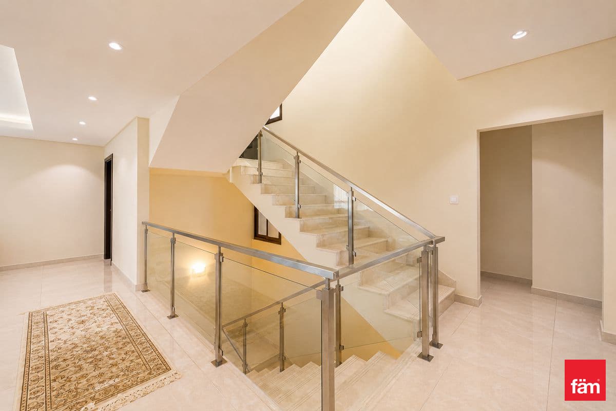 4 bedroom villa in Grand Views, photograph 14 of 20