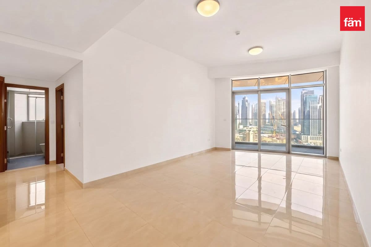 3 bedroom apartment in Imperial Avenue, photograph 5 of 12