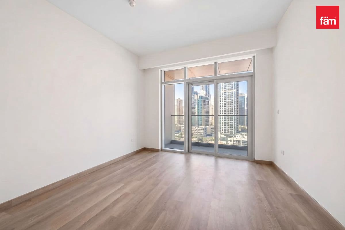 3 bedroom apartment in Imperial Avenue, photograph 6 of 12