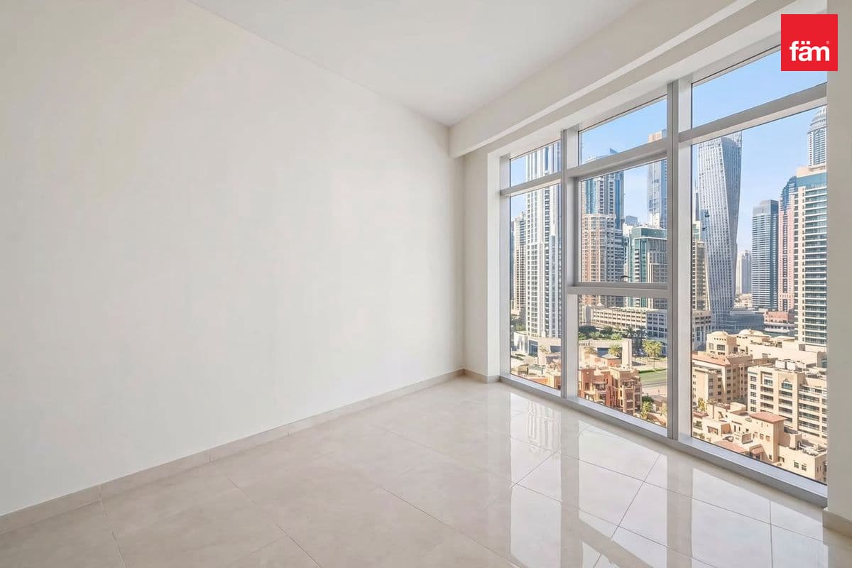 3 bedroom apartment in Imperial Avenue, photograph 8 of 12