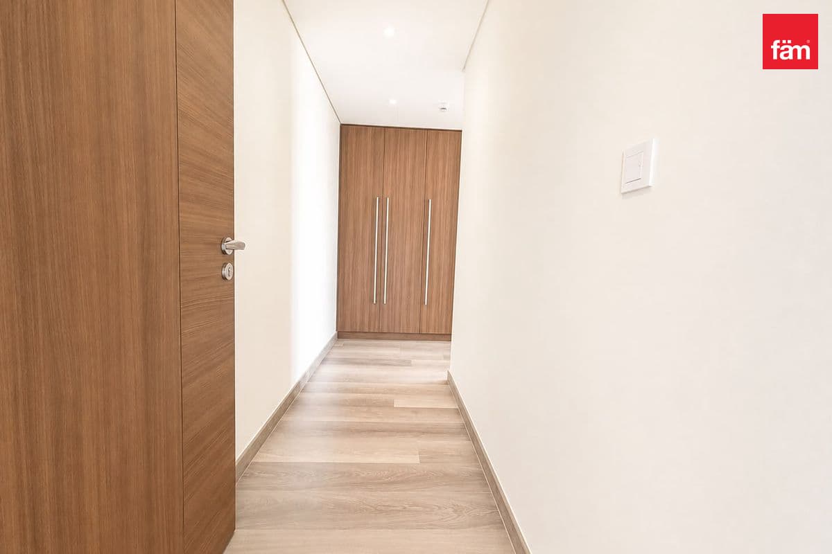 3 bedroom apartment in Imperial Avenue, photograph 7 of 11