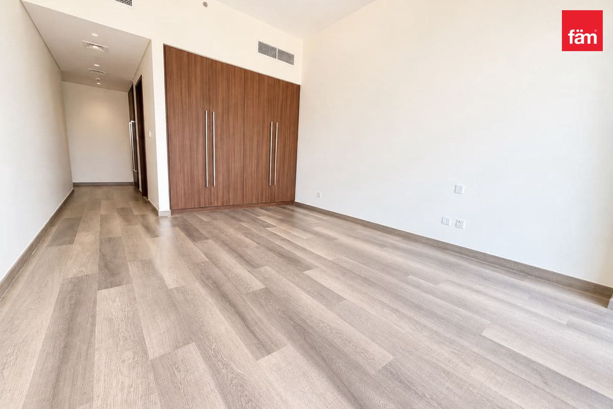 3 bedroom apartment in Imperial Avenue, photograph 5 of 11