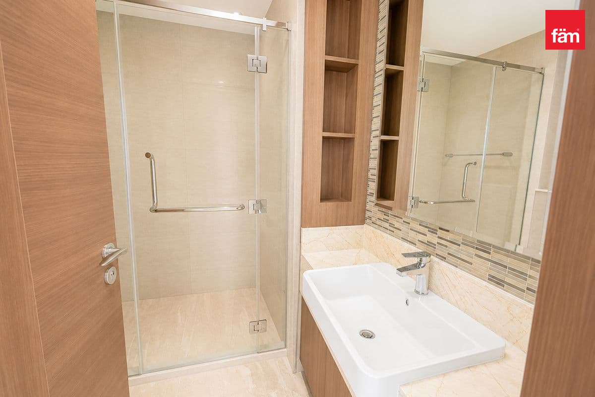 3 bedroom apartment in Imperial Avenue, photograph 14 of 20