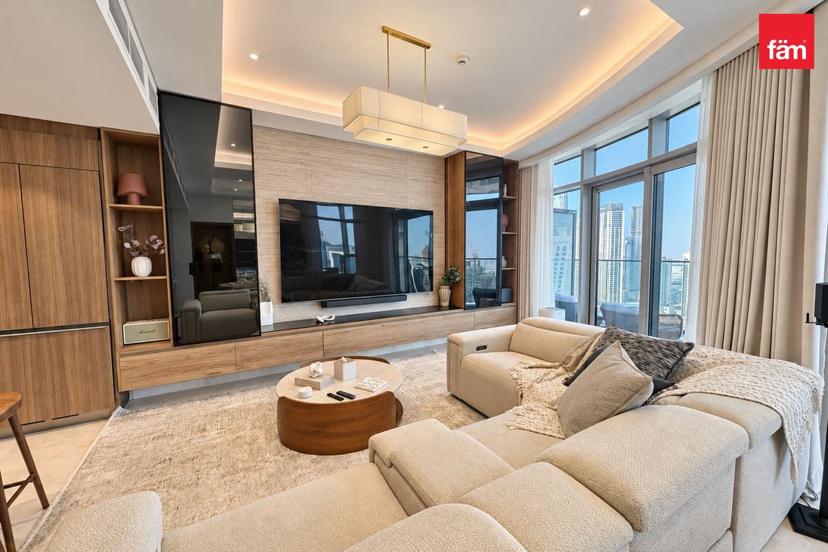 3 bedroom apartment in Imperial Avenue, photograph 3 of 20