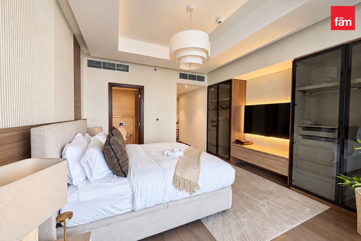 3 bedroom apartment in Imperial Avenue, photograph 8 of 20