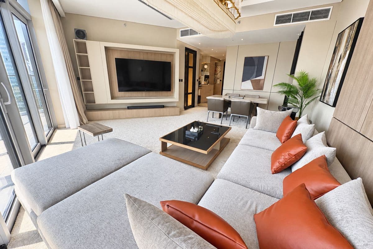 2 bedroom apartment in Imperial Avenue, photograph 1 of 20