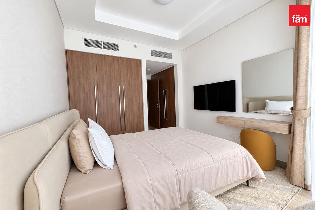 3 bedroom apartment in Imperial Avenue, photograph 8 of 20