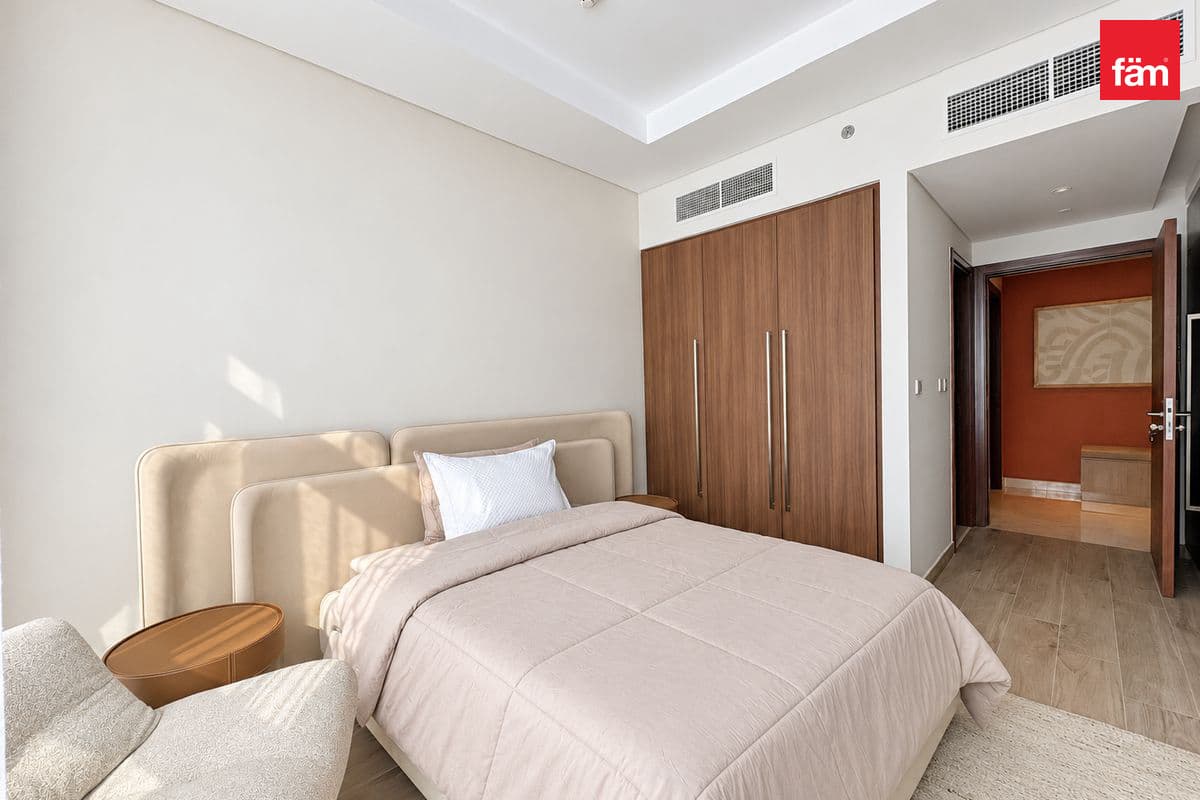 3 bedroom apartment in Imperial Avenue, photograph 12 of 20