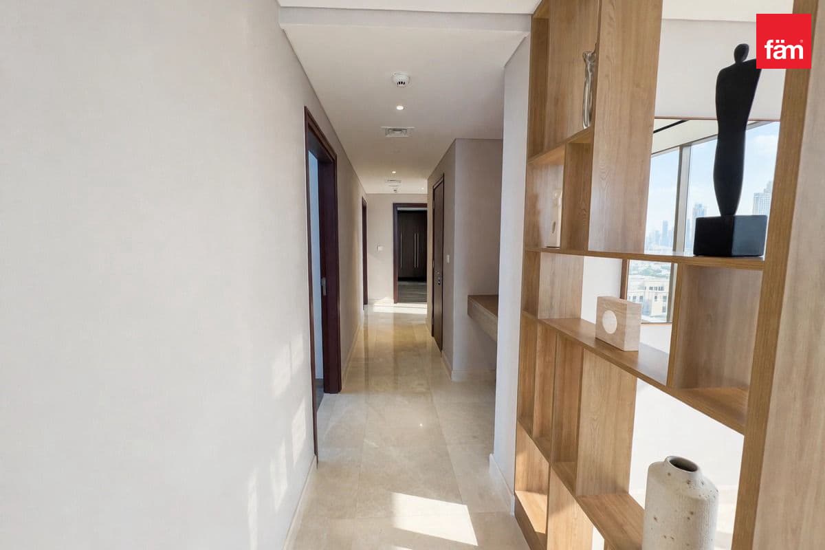3 bedroom apartment in Imperial Avenue, photograph 6 of 20