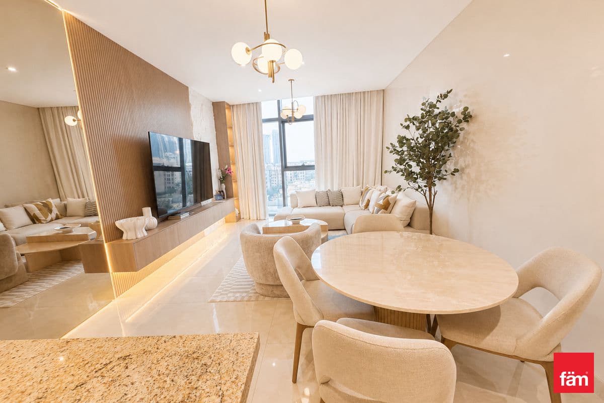 3 bedroom apartment in Imperial Avenue, photograph 3 of 20