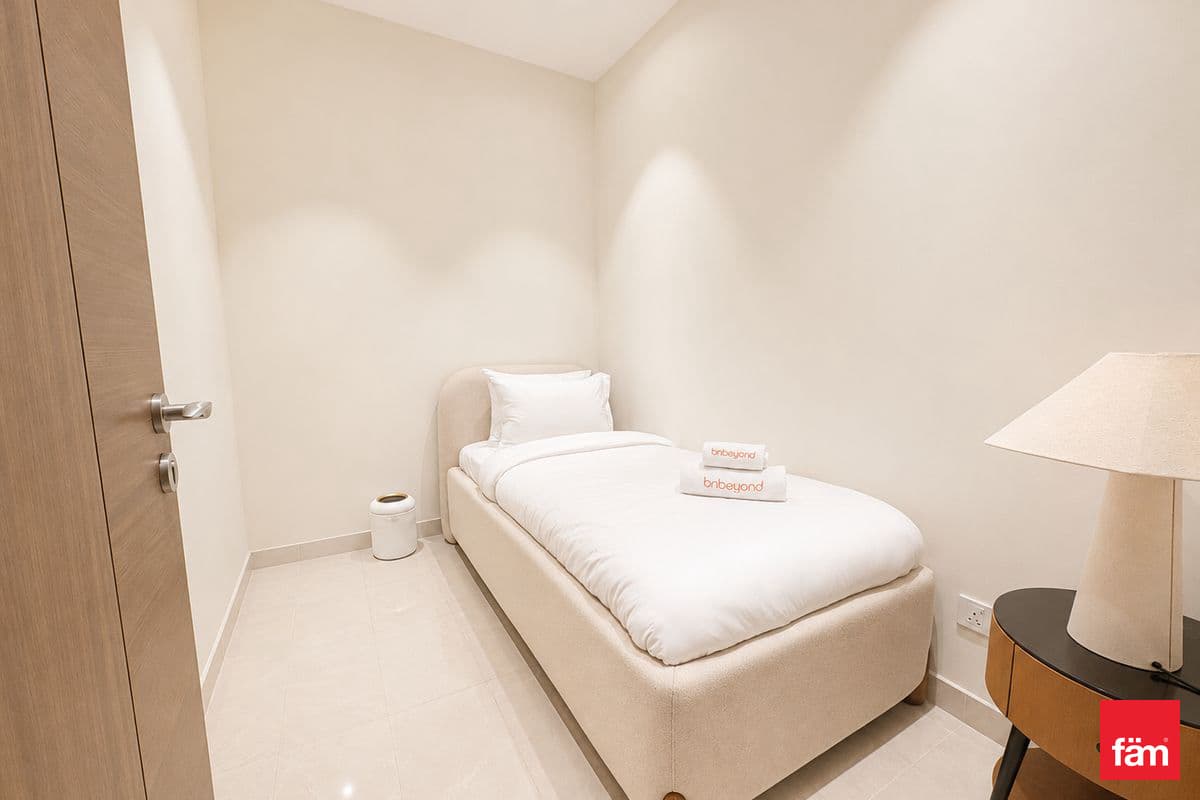 3 bedroom apartment in Imperial Avenue, photograph 8 of 20