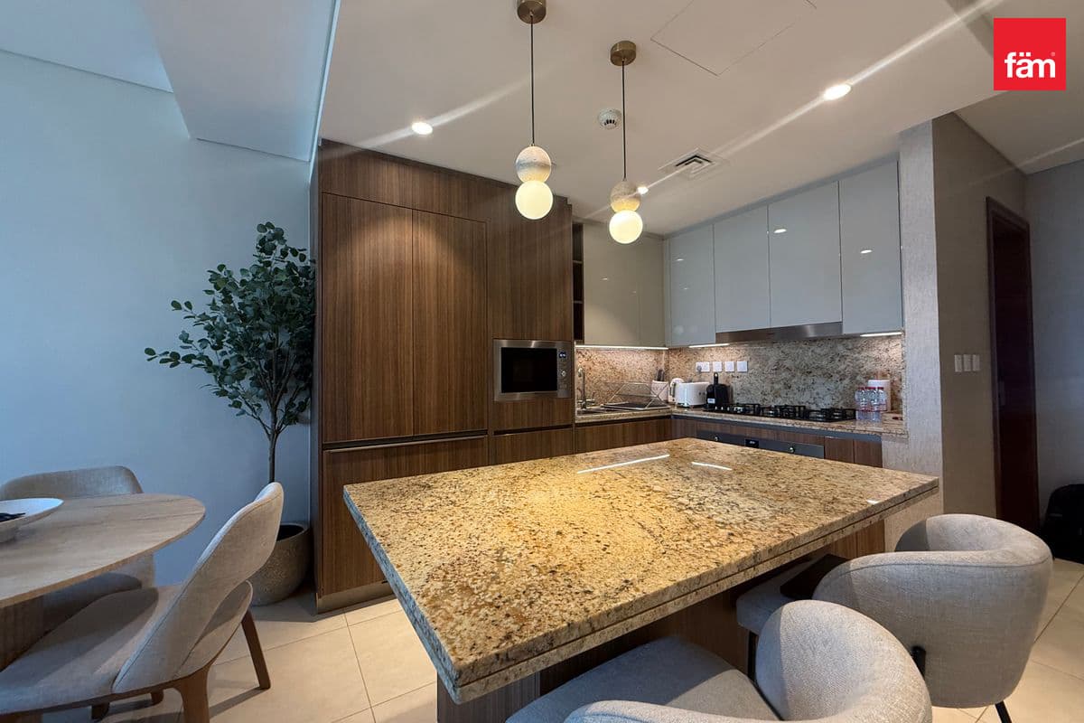3 bedroom apartment in Imperial Avenue, photograph 4 of 20