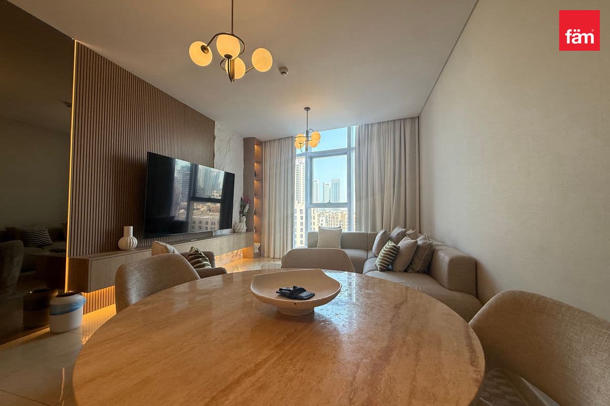 3 bedroom apartment in Imperial Avenue, photograph 2 of 20