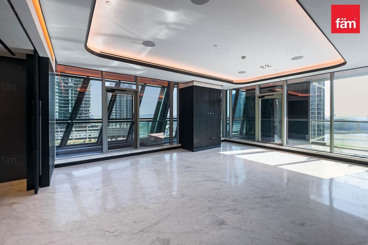 4 bedroom apartment in J One (Da Vinci Tower B), photograph 4 of 14