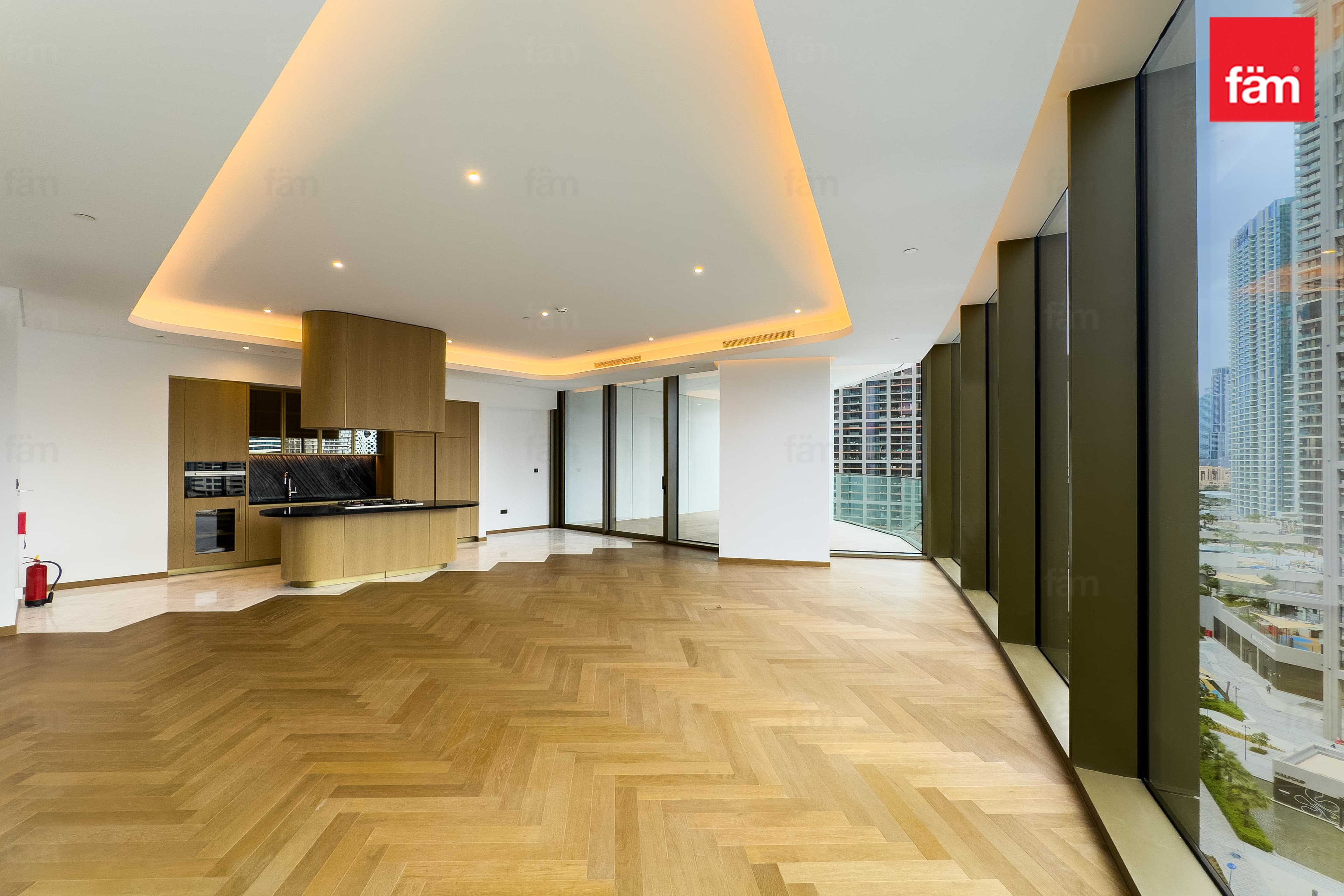 2 bedroom apartment in Jumeirah Living Business Bay, photograph 3 of 20