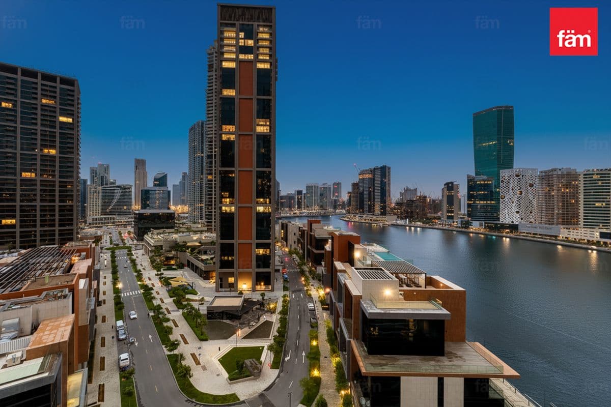 2 bedroom apartment in Jumeirah Living Business Bay, photograph 4 of 20