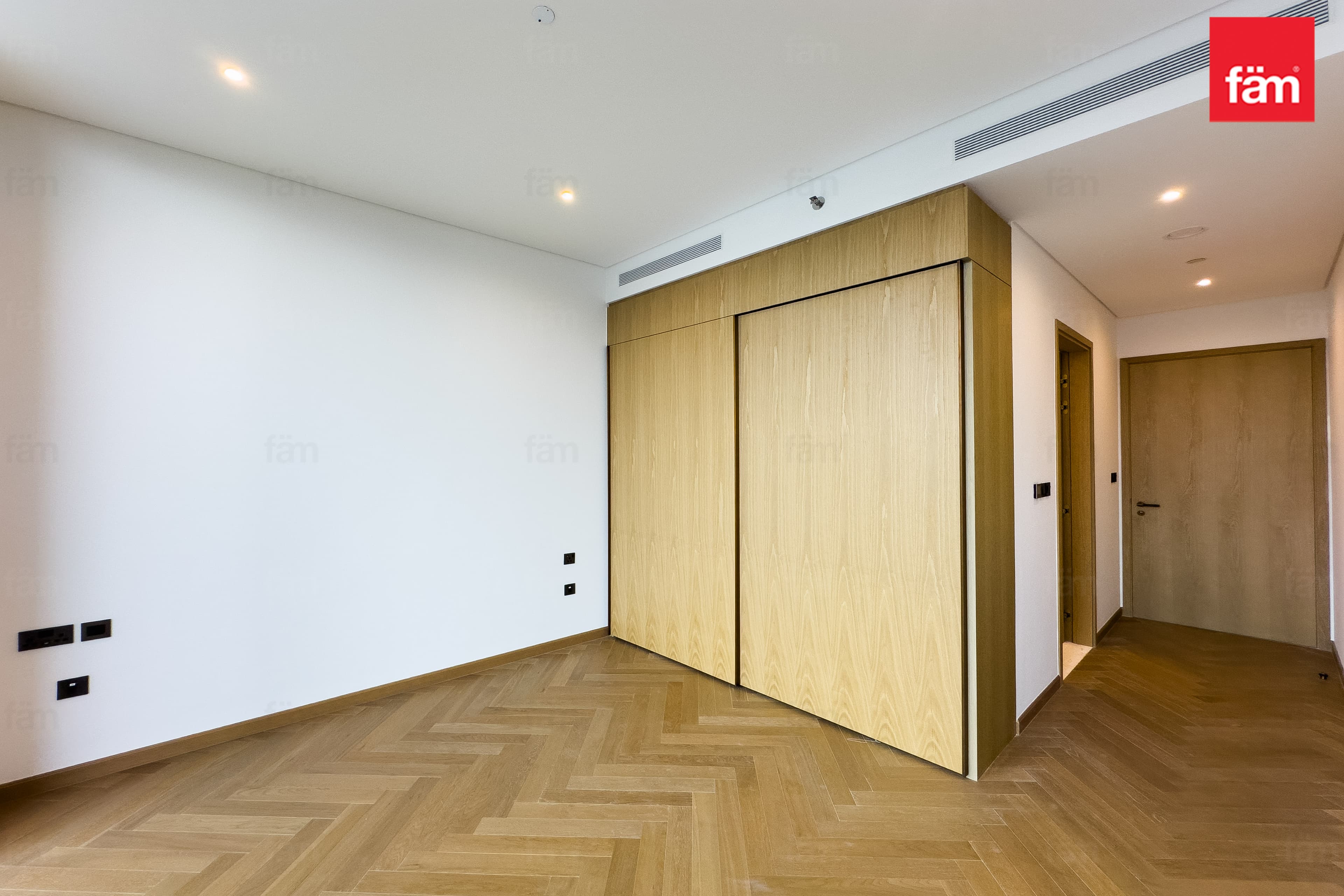 2 bedroom apartment in Jumeirah Living Business Bay, photograph 8 of 20