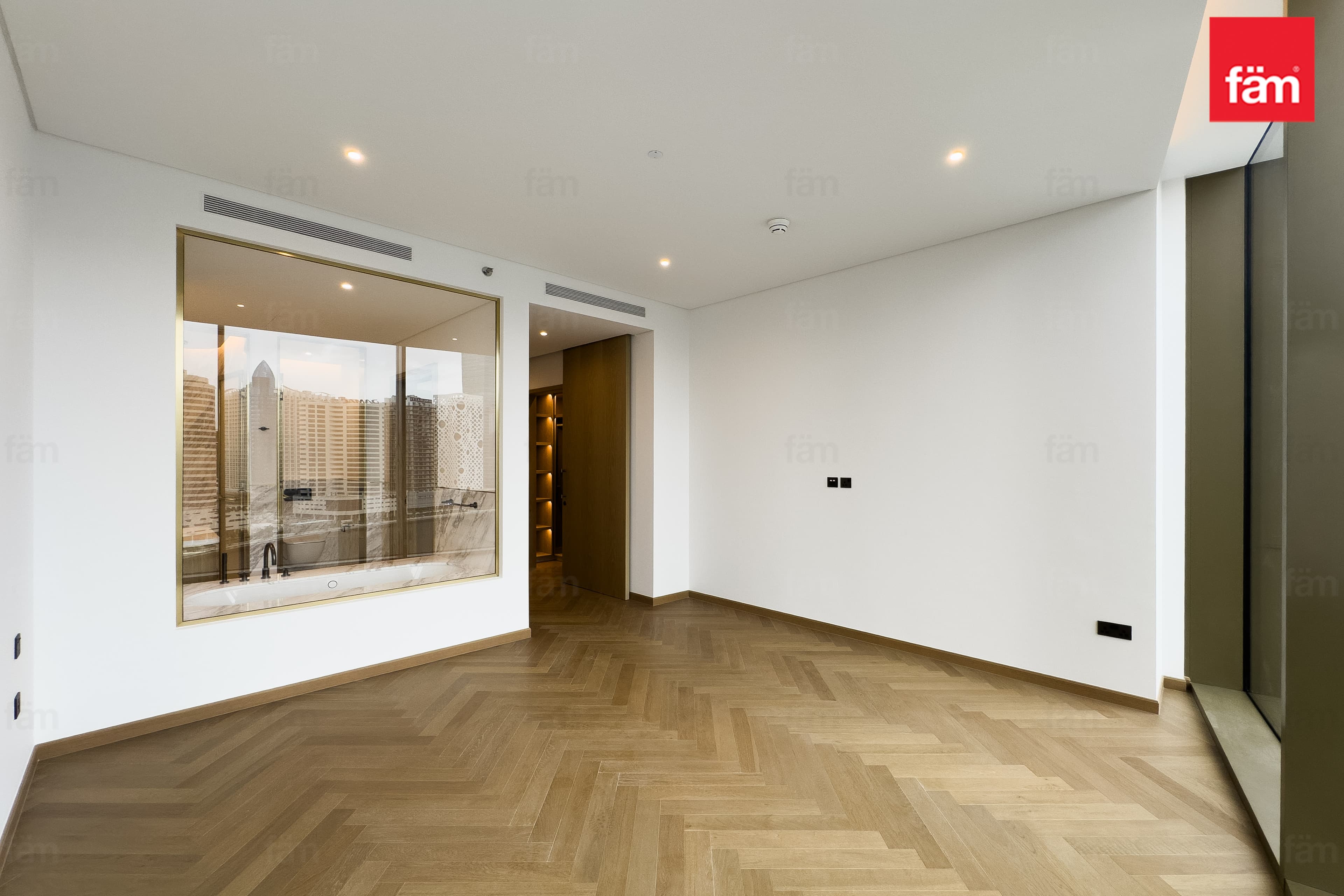 2 bedroom apartment in Jumeirah Living Business Bay, photograph 2 of 20