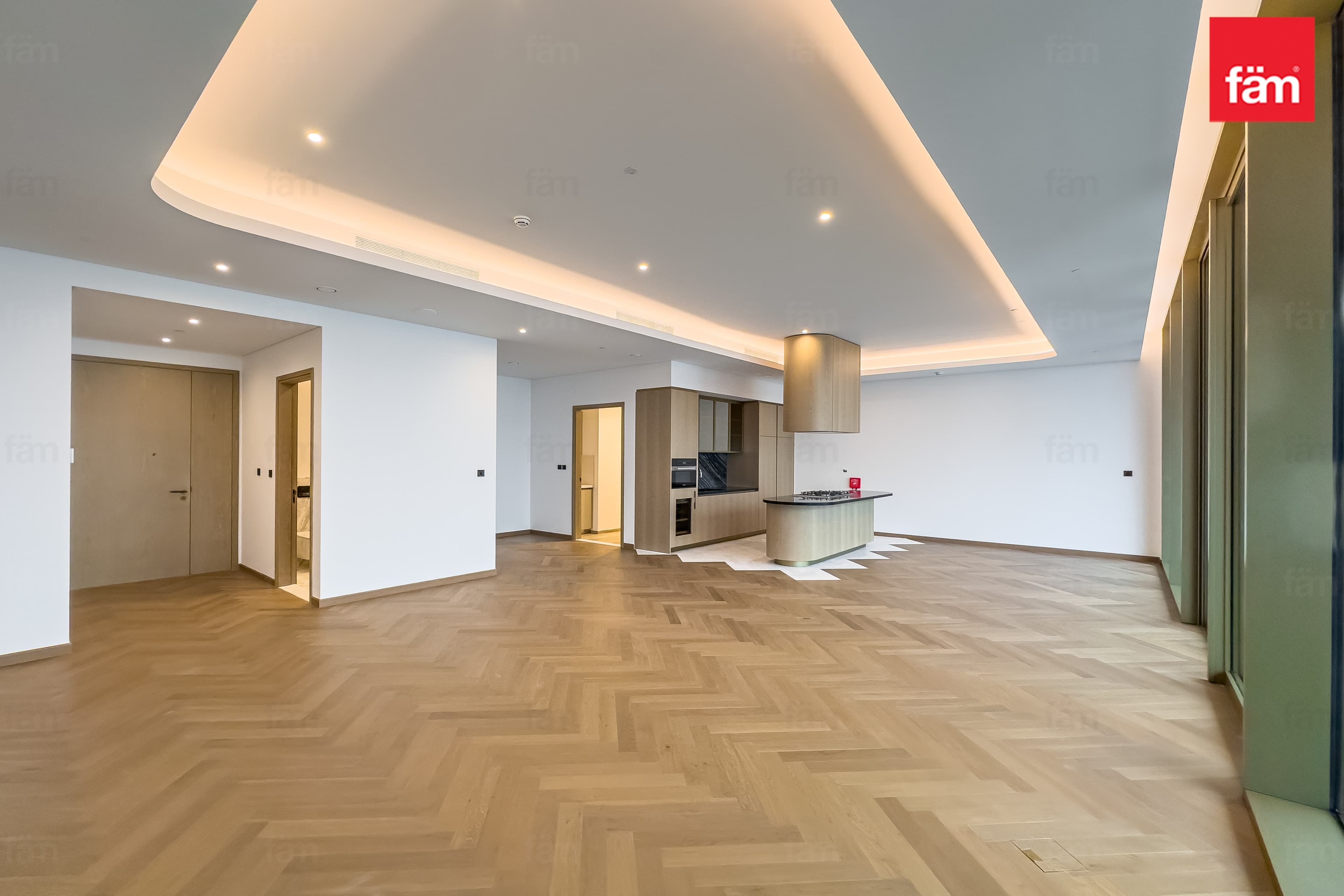 2 bedroom apartment in Jumeirah Living Business Bay, photograph 1 of 20