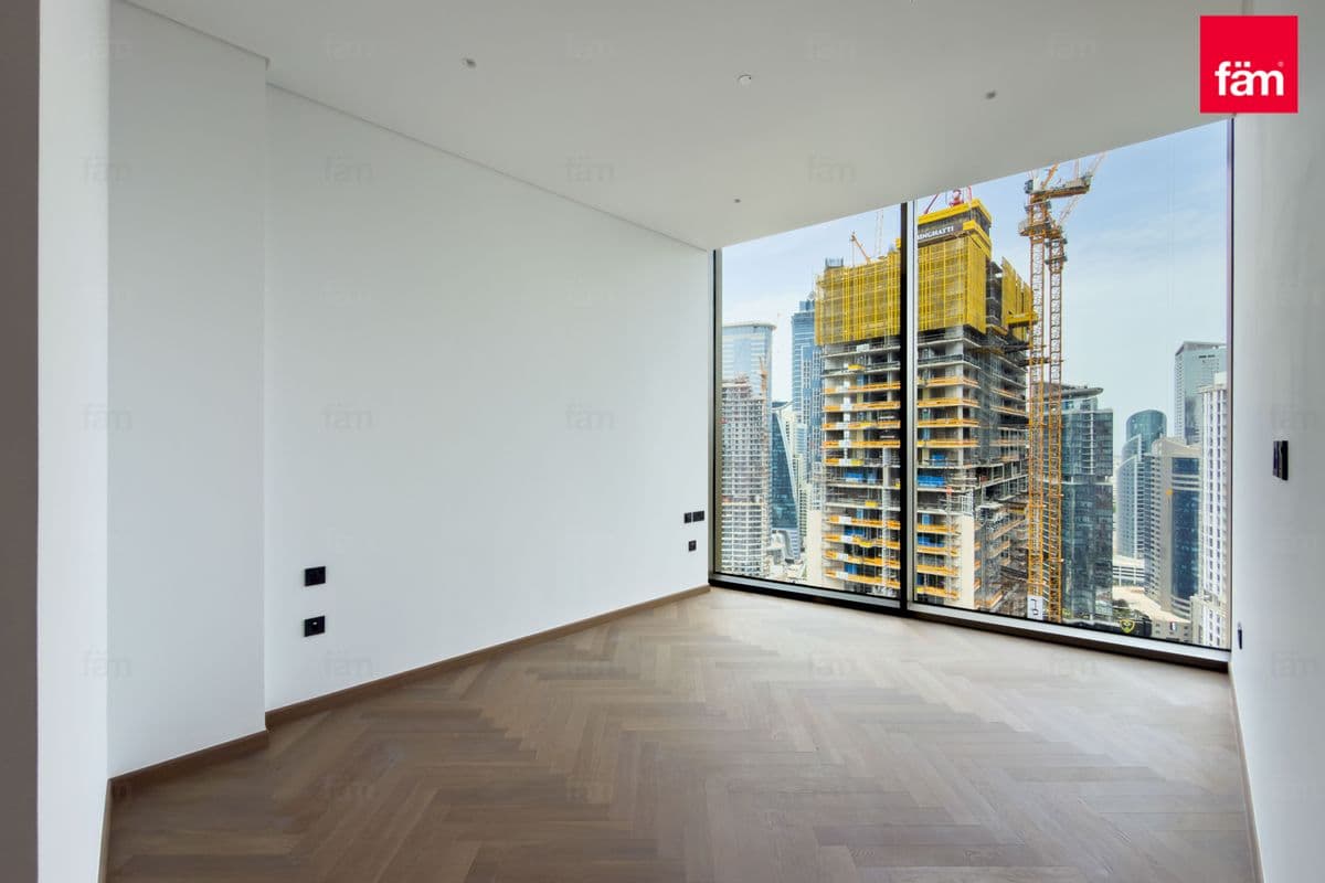 3 bedroom apartment in Jumeirah Living Business Bay, photograph 14 of 20