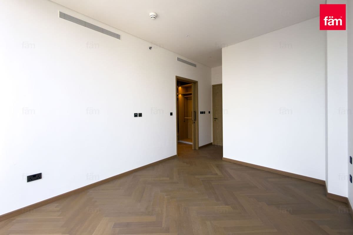 3 bedroom apartment in Jumeirah Living Business Bay, photograph 12 of 20