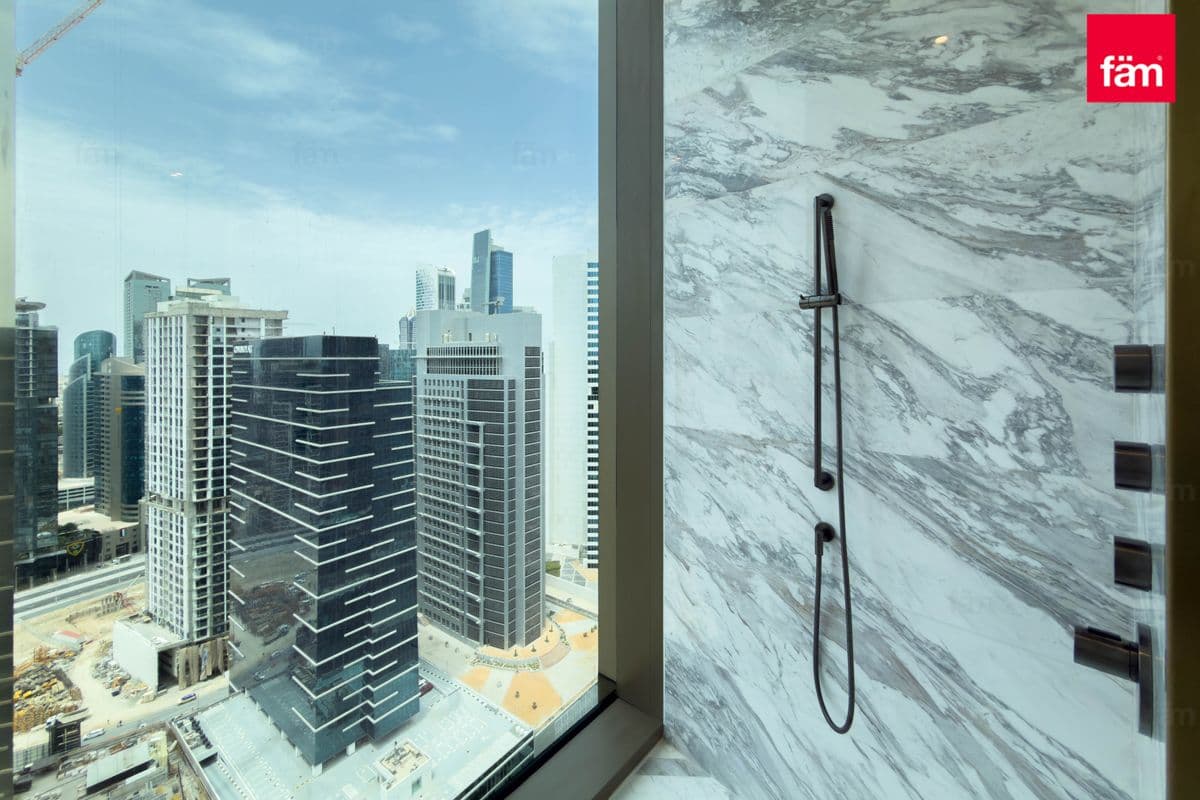 3 bedroom apartment in Jumeirah Living Business Bay, photograph 20 of 20