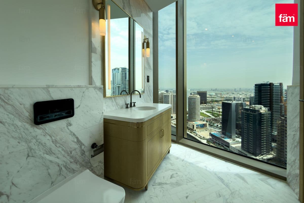 3 bedroom apartment in Jumeirah Living Business Bay, photograph 19 of 20