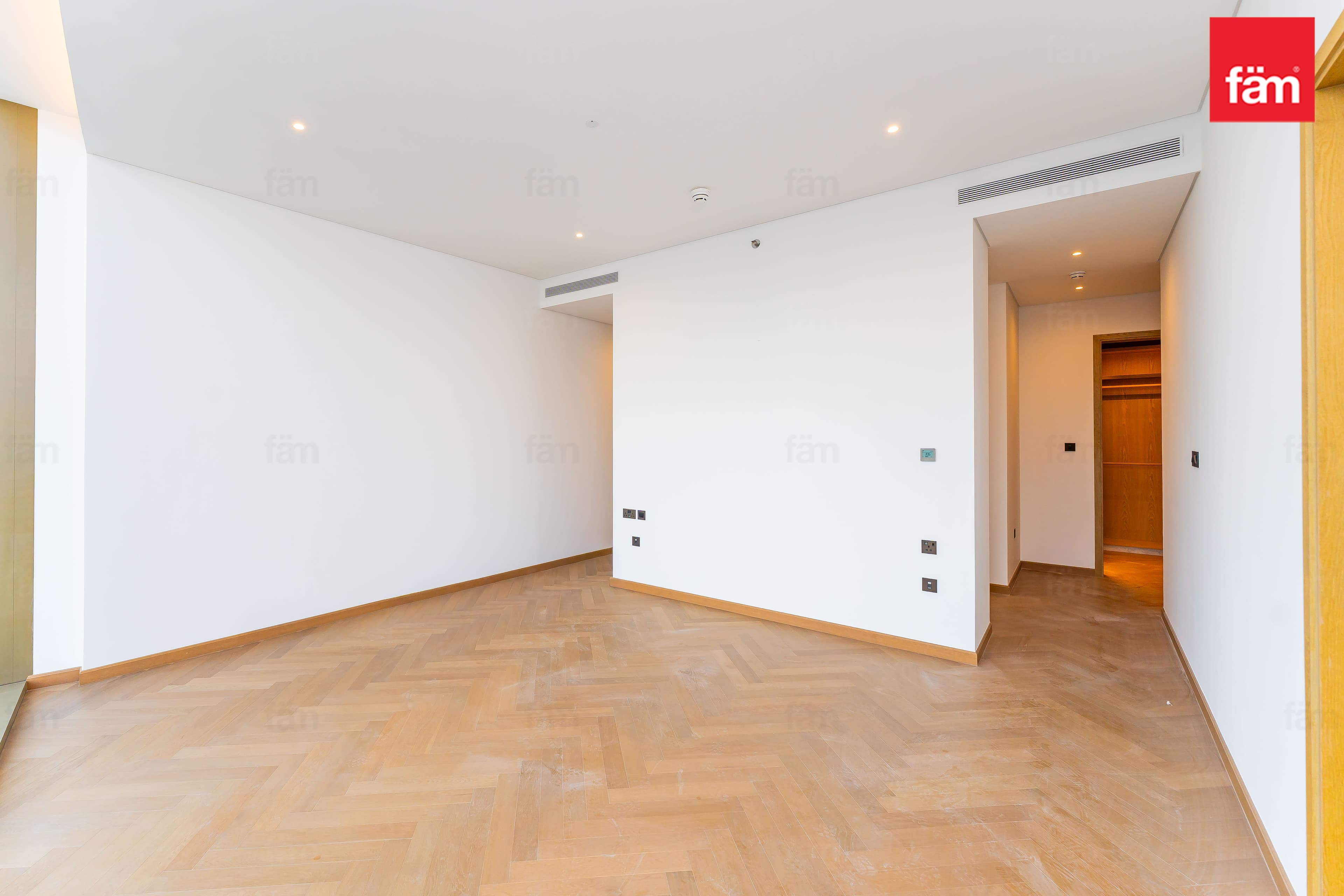 3 bedroom apartment in Jumeirah Living Business Bay, photograph 13 of 20